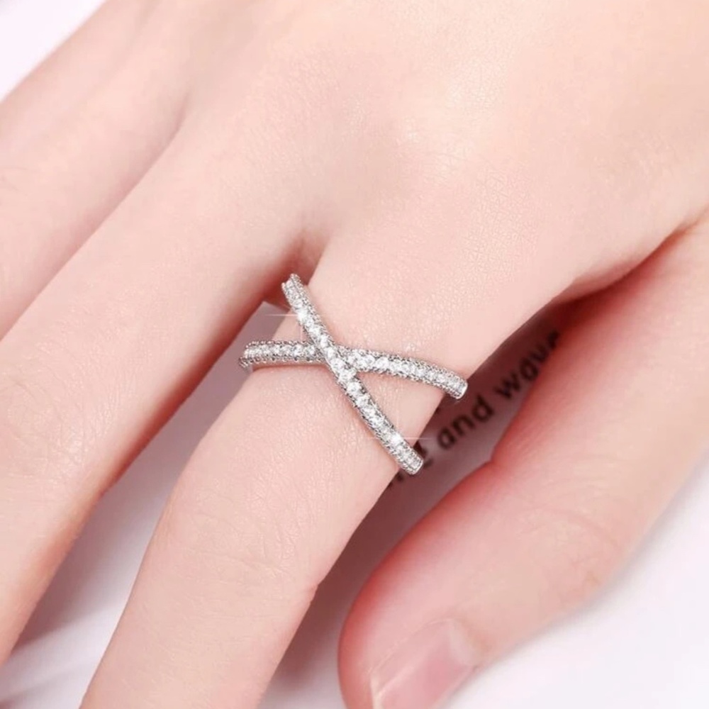 WEDDING RING - Picture 2 of 2